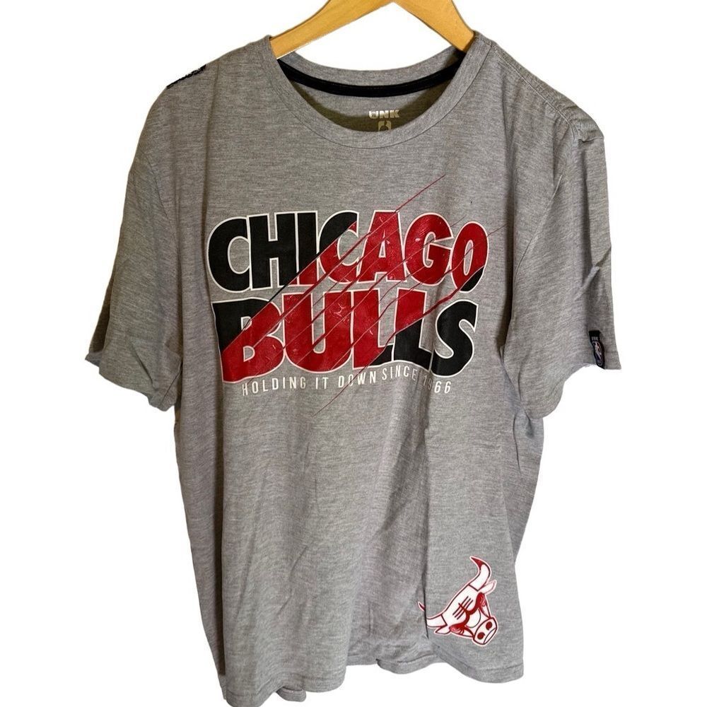 NBA UNK Chicago Bulls Graphic Tee Gray Short Sleeve T-Shirt Men’s Size XL